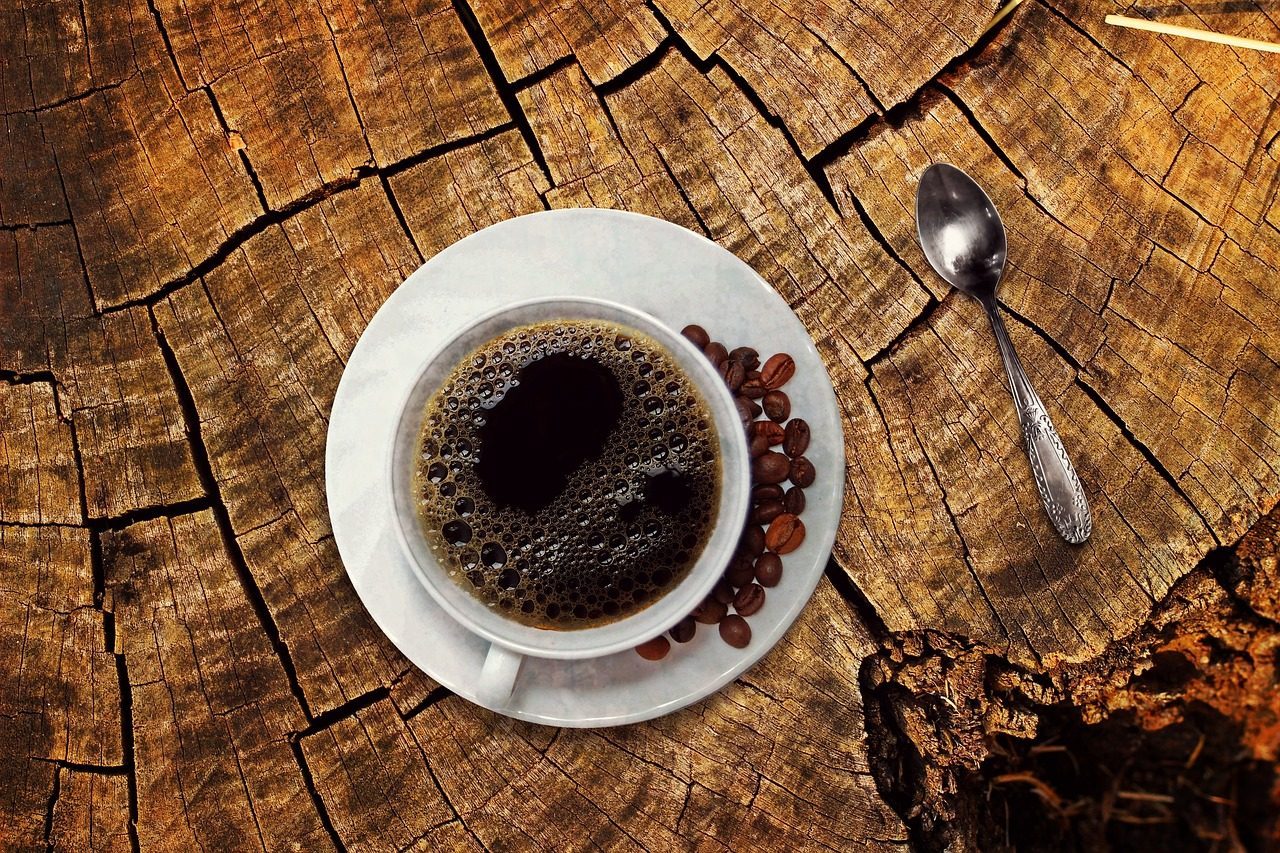Kaffee und Begegnung vor dem Gottesdienst